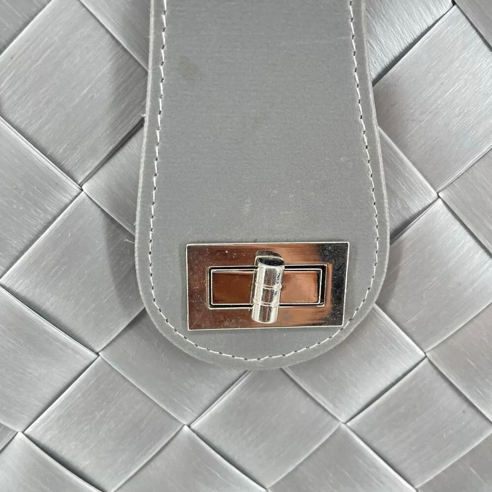 Unbranded sleek modern